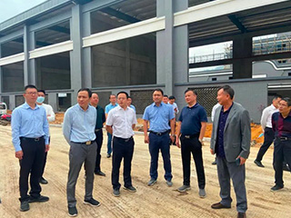 建甌市委書記周靖、市長吳偉帶隊到雙龍戲珠白酒擴建項目現(xiàn)場開展調(diào)研活動